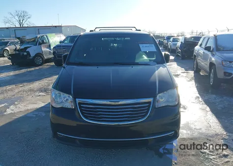 2016 Chrysler Town & Country Touring из США, поврежденный, VIN 2C4RC1BG5GR295790